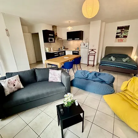 Grand Studio, Box Garage, Balcon ! *