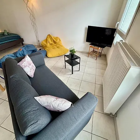 Grand Studio, Box Garage, Balcon ! *
